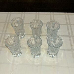 Pedestal hit from glass cups.